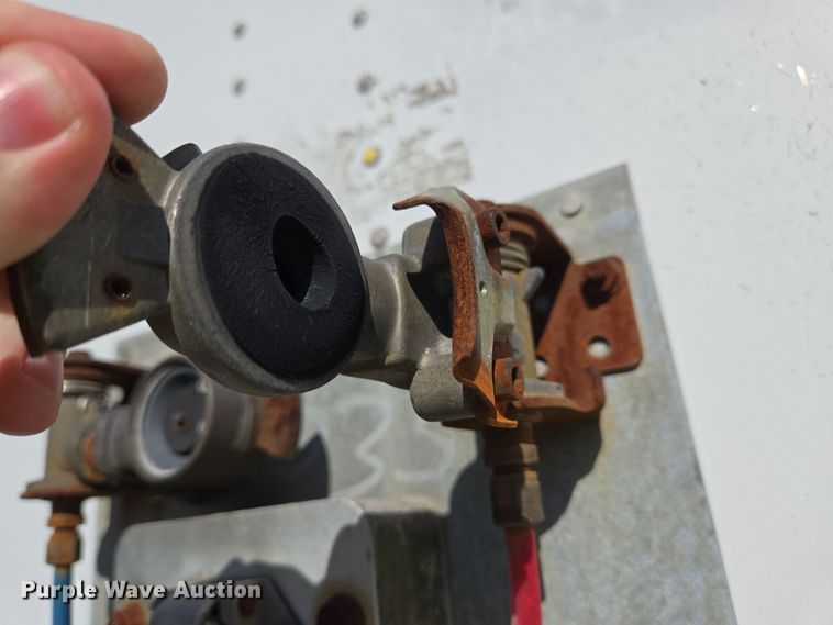 image for item EC4068 2005 Wabash DVCVHPC dry van trailer