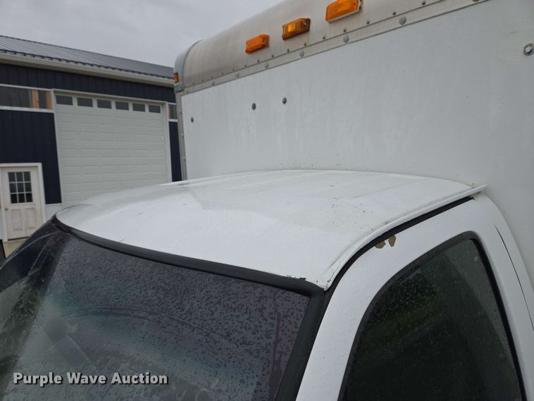 image for item EC4246 2011 Chevrolet Express 3500 box truck