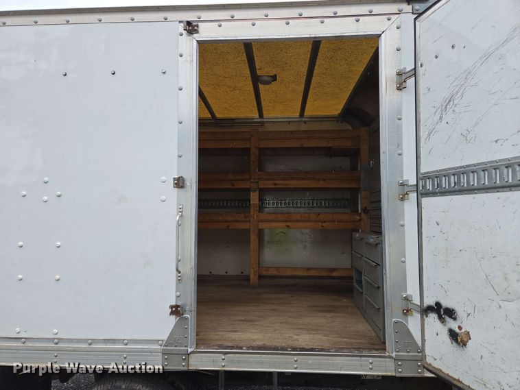 image for item EC4246 2011 Chevrolet Express 3500 box truck