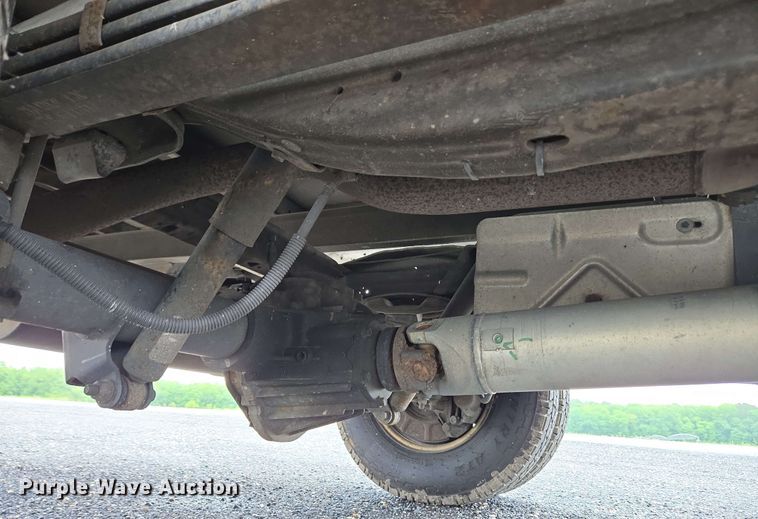 image for item EC4246 2011 Chevrolet Express 3500 box truck