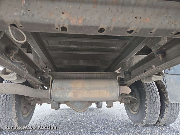 image for item EC4246 2011 Chevrolet Express 3500 box truck