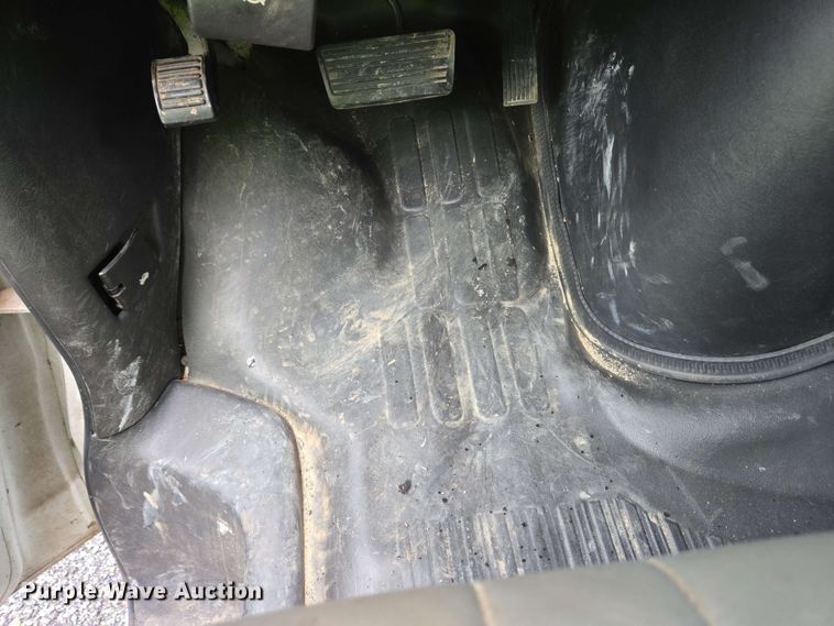 image for item EC4246 2011 Chevrolet Express 3500 box truck