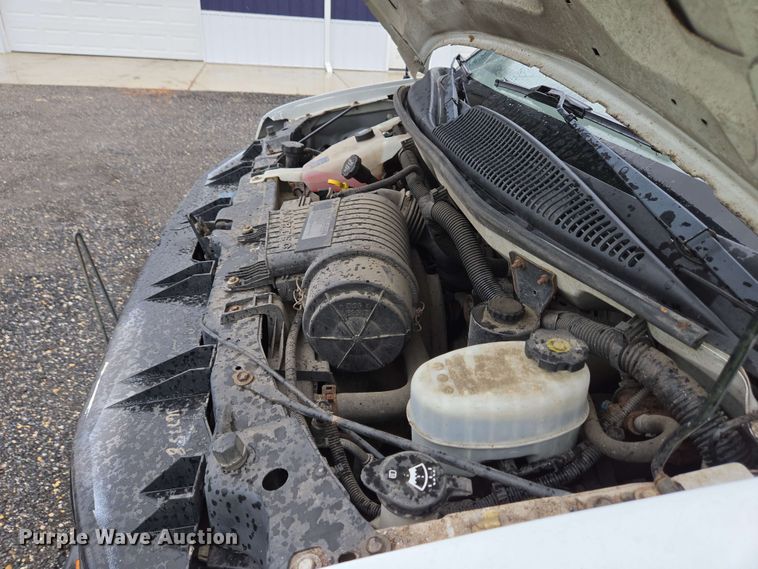 image for item EC4246 2011 Chevrolet Express 3500 box truck