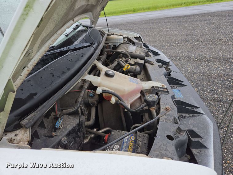 image for item EC4246 2011 Chevrolet Express 3500 box truck