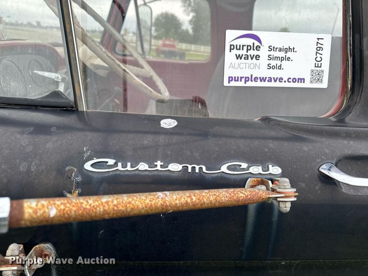 image for item EC7971 1966 Ford N750 truck cab and chassis