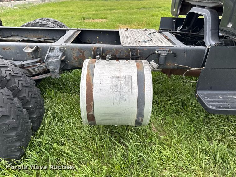 image for item EC7971 1966 Ford N750 truck cab and chassis