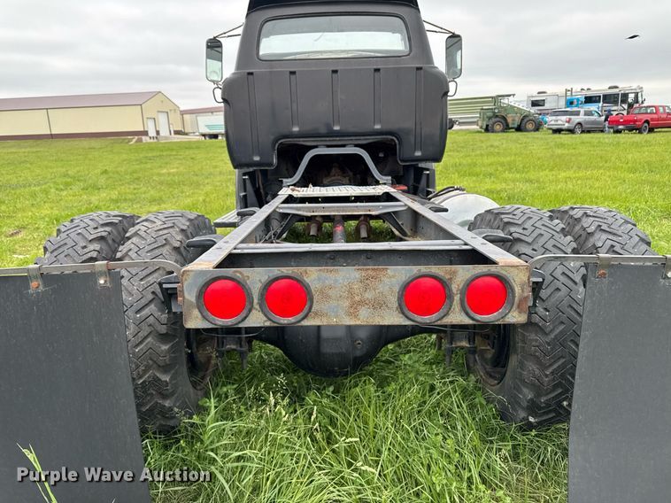 image for item EC7971 1966 Ford N750 truck cab and chassis