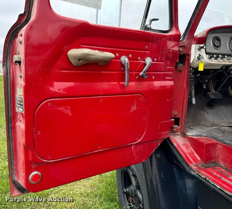 image for item EC7971 1966 Ford N750 truck cab and chassis