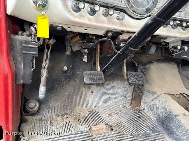 image for item EC7971 1966 Ford N750 truck cab and chassis