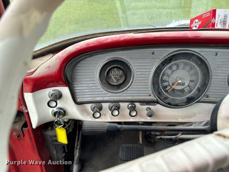 image for item EC7971 1966 Ford N750 truck cab and chassis