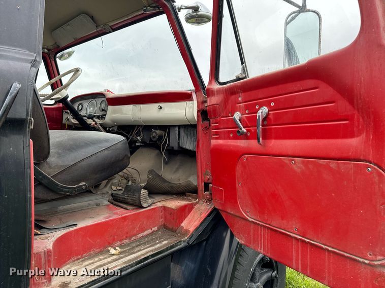 image for item EC7971 1966 Ford N750 truck cab and chassis