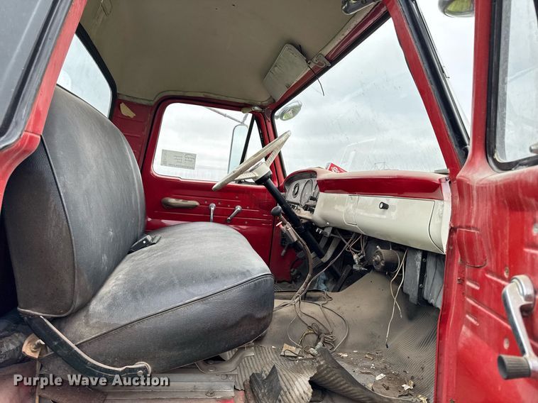 image for item EC7971 1966 Ford N750 truck cab and chassis