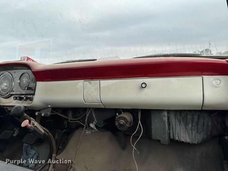 image for item EC7971 1966 Ford N750 truck cab and chassis