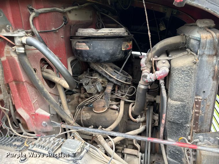 image for item EC7971 1966 Ford N750 truck cab and chassis