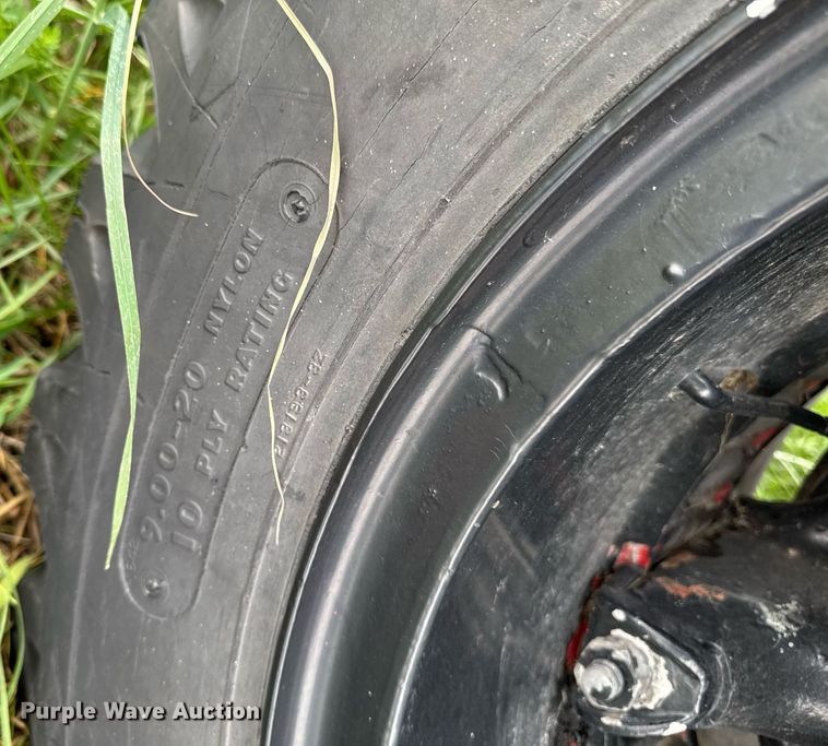 image for item EC7971 1966 Ford N750 truck cab and chassis