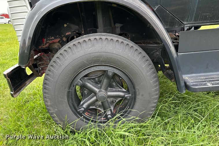 image for item EC7971 1966 Ford N750 truck cab and chassis