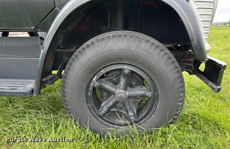 image for item EC7971 1966 Ford N750 truck cab and chassis