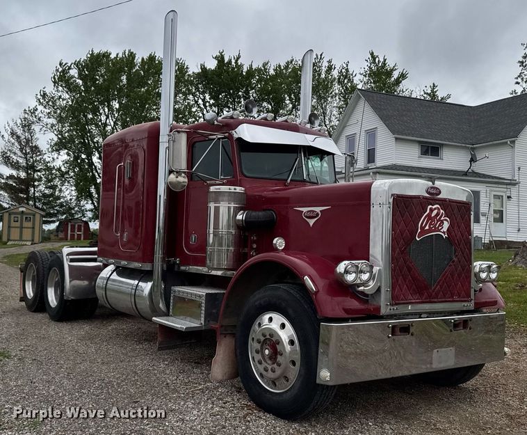 image for item EC7983 1981 Peterbilt 359 semi truck