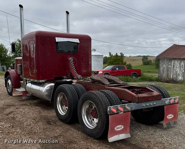 image for item EC7983 1981 Peterbilt 359 semi truck