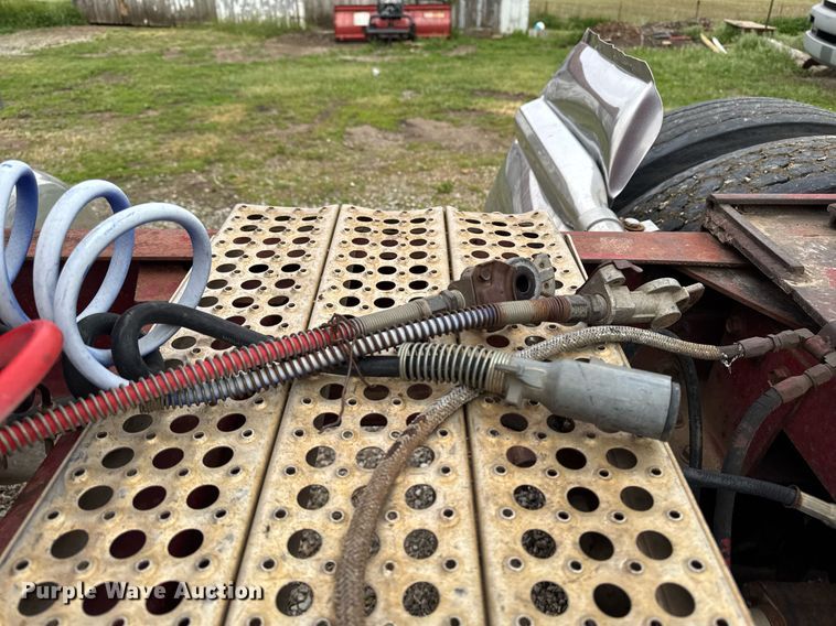 image for item EC7983 1981 Peterbilt 359 semi truck