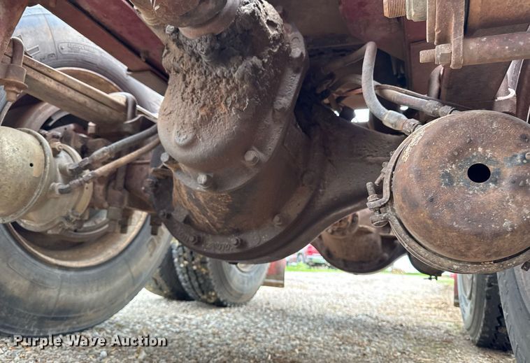 image for item EC7983 1981 Peterbilt 359 semi truck