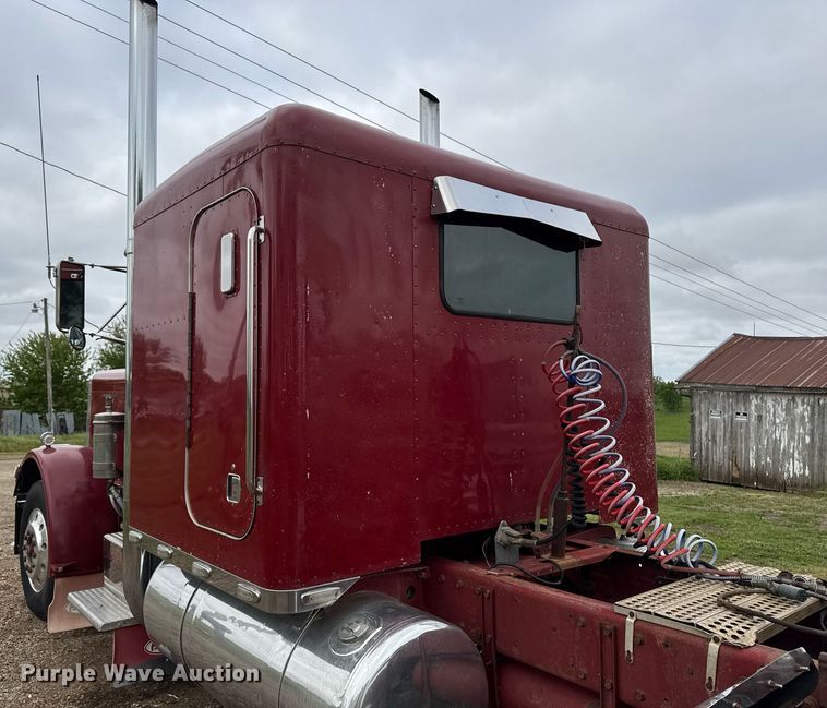 image for item EC7983 1981 Peterbilt 359 semi truck