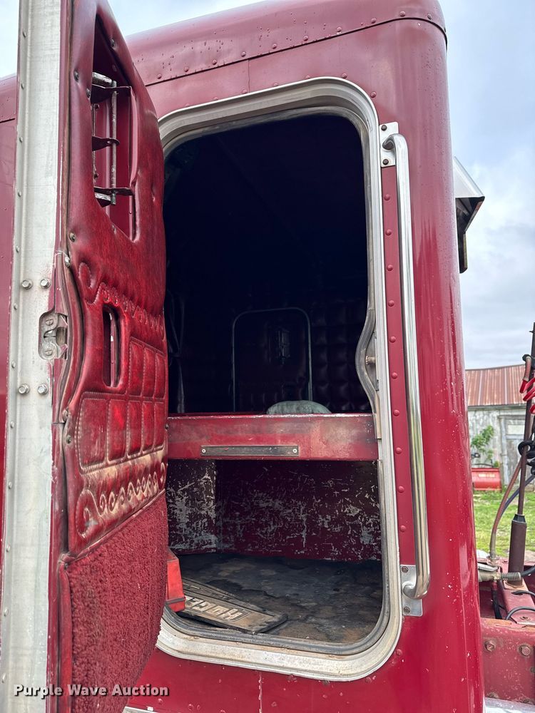 image for item EC7983 1981 Peterbilt 359 semi truck