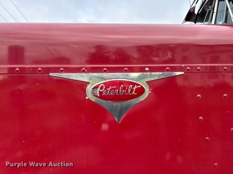 image for item EC7983 1981 Peterbilt 359 semi truck