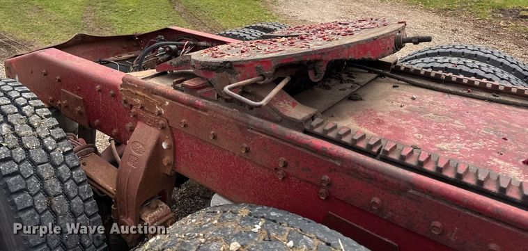 image for item EC7983 1981 Peterbilt 359 semi truck