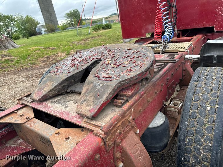 image for item EC7983 1981 Peterbilt 359 semi truck