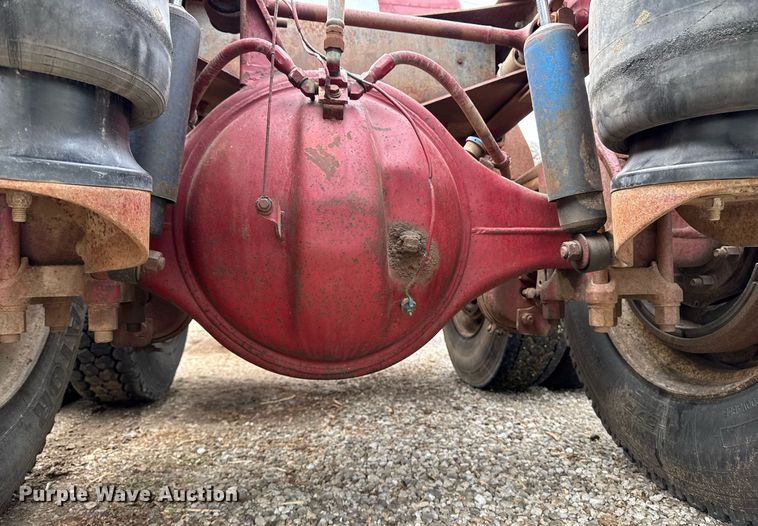 image for item EC7983 1981 Peterbilt 359 semi truck