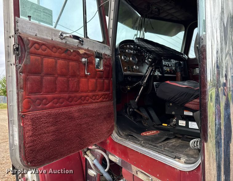 image for item EC7983 1981 Peterbilt 359 semi truck