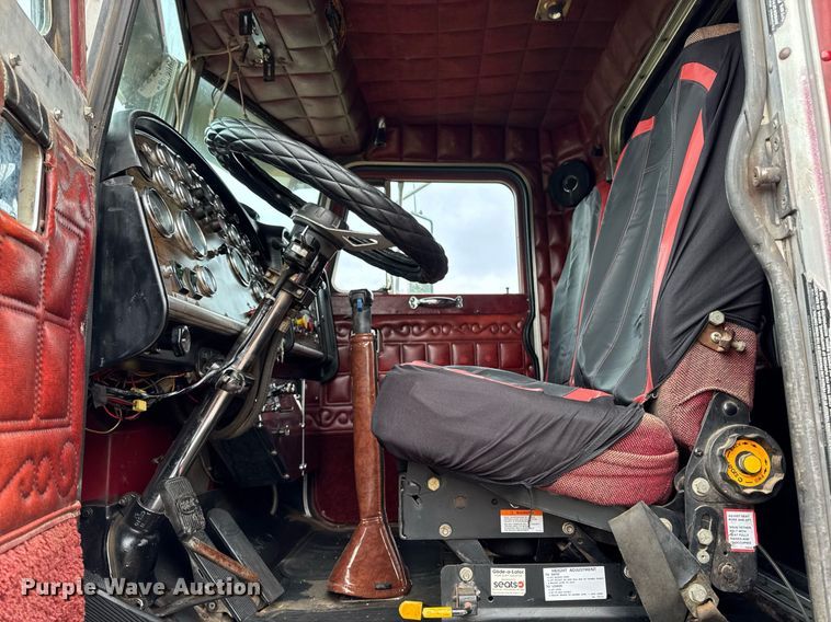 image for item EC7983 1981 Peterbilt 359 semi truck