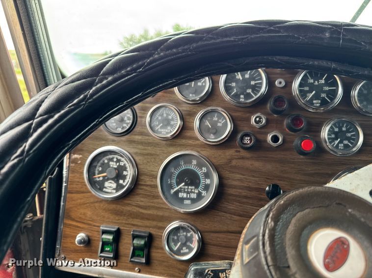 image for item EC7983 1981 Peterbilt 359 semi truck