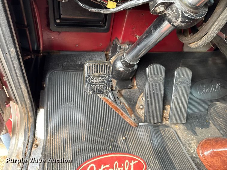 image for item EC7983 1981 Peterbilt 359 semi truck