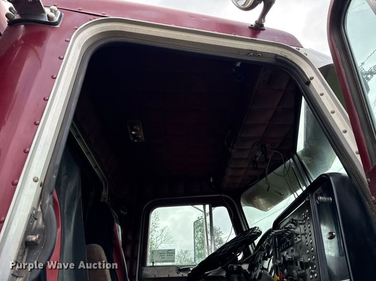 image for item EC7983 1981 Peterbilt 359 semi truck