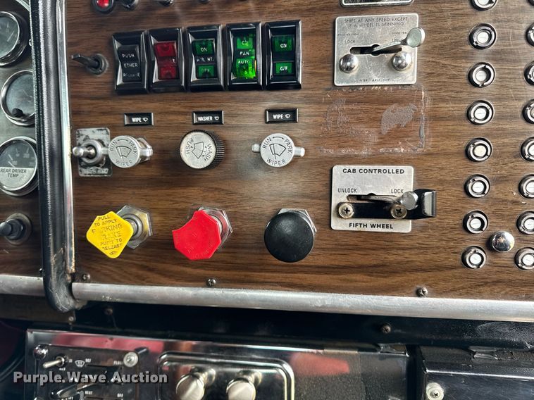 image for item EC7983 1981 Peterbilt 359 semi truck