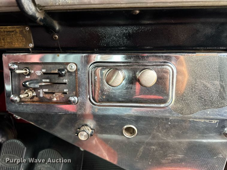 image for item EC7983 1981 Peterbilt 359 semi truck