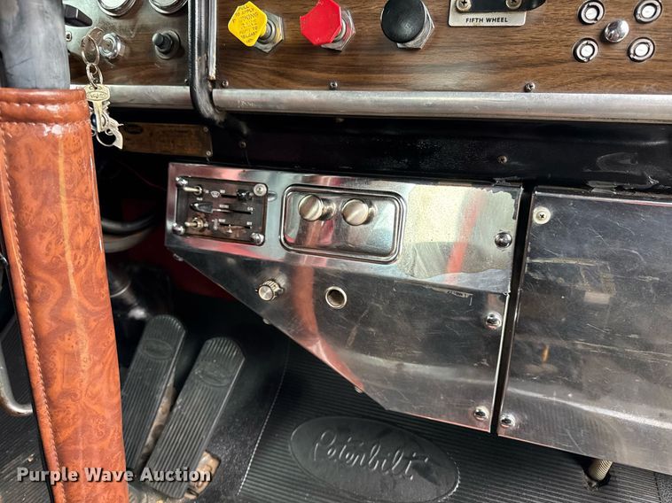 image for item EC7983 1981 Peterbilt 359 semi truck