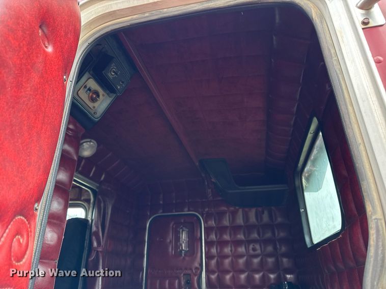 image for item EC7983 1981 Peterbilt 359 semi truck