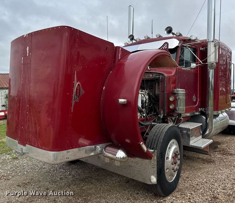 image for item EC7983 1981 Peterbilt 359 semi truck