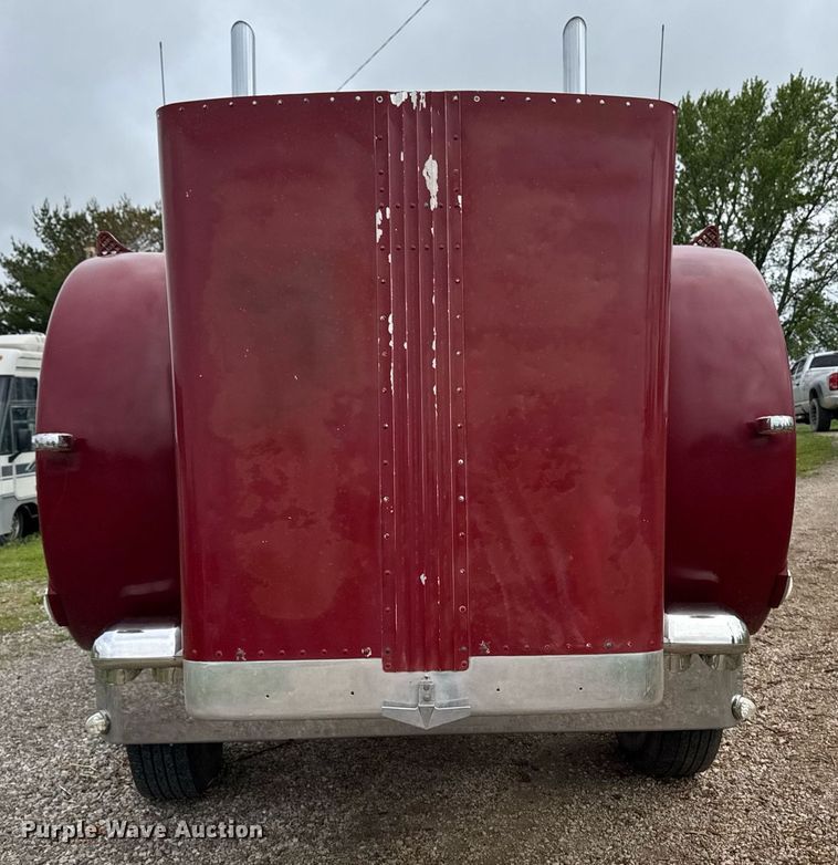 image for item EC7983 1981 Peterbilt 359 semi truck