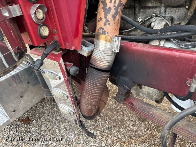 image for item EC7983 1981 Peterbilt 359 semi truck