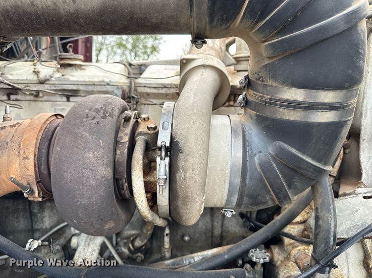 image for item EC7983 1981 Peterbilt 359 semi truck