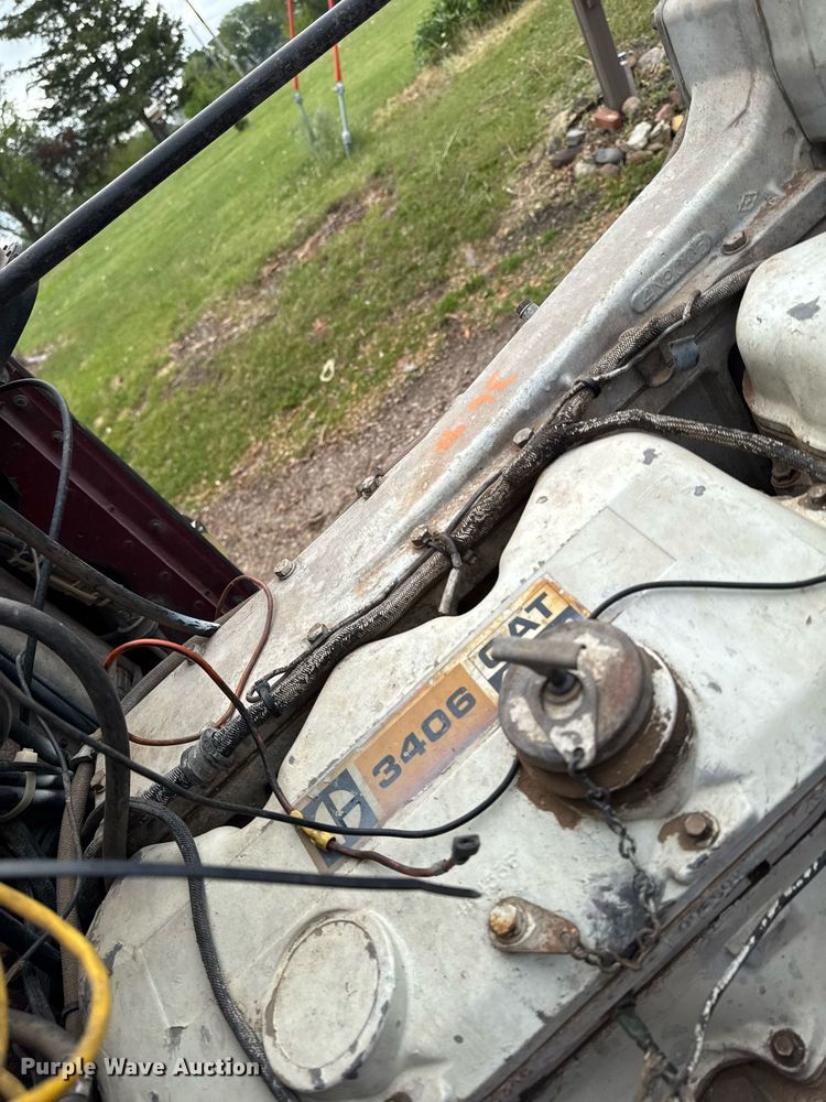 image for item EC7983 1981 Peterbilt 359 semi truck