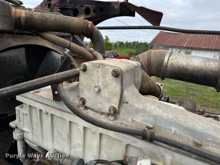 image for item EC7983 1981 Peterbilt 359 semi truck