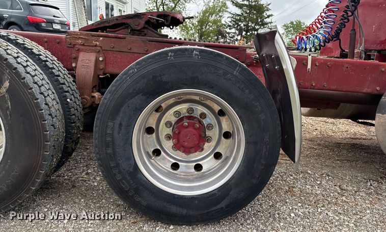 image for item EC7983 1981 Peterbilt 359 semi truck