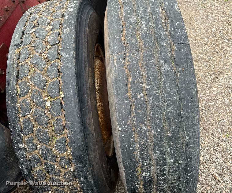 image for item EC7983 1981 Peterbilt 359 semi truck