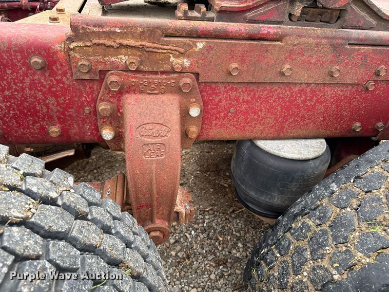 image for item EC7983 1981 Peterbilt 359 semi truck