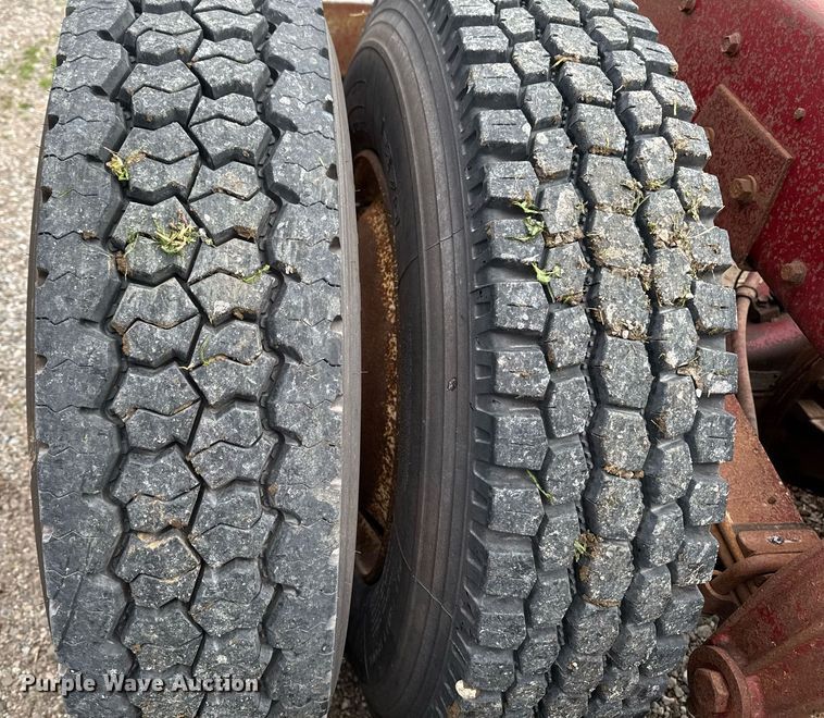 image for item EC7983 1981 Peterbilt 359 semi truck